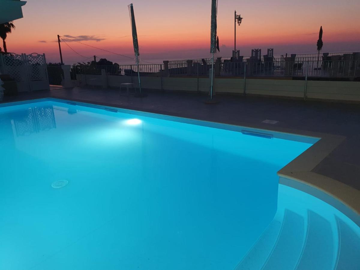 Appartamenti Borgo Panoramico N 9 โตรเปอา ภายนอก รูปภาพ